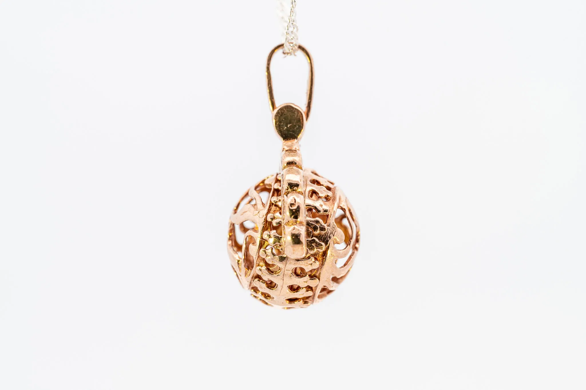 Luxurious 9ct Rose Gold Filigree Spinner Pendant