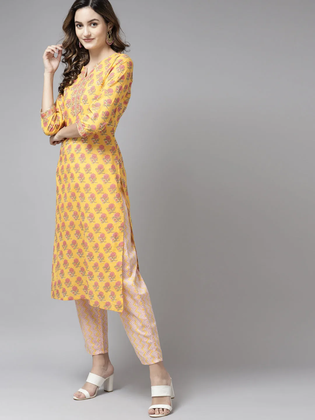 Women Yellow Floral Printed Gotta Patti Cotton Kurta With Trousers & With Dupatta